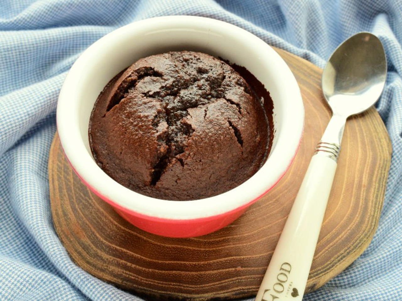 Ballı Bademli Lava Keki Tarifi