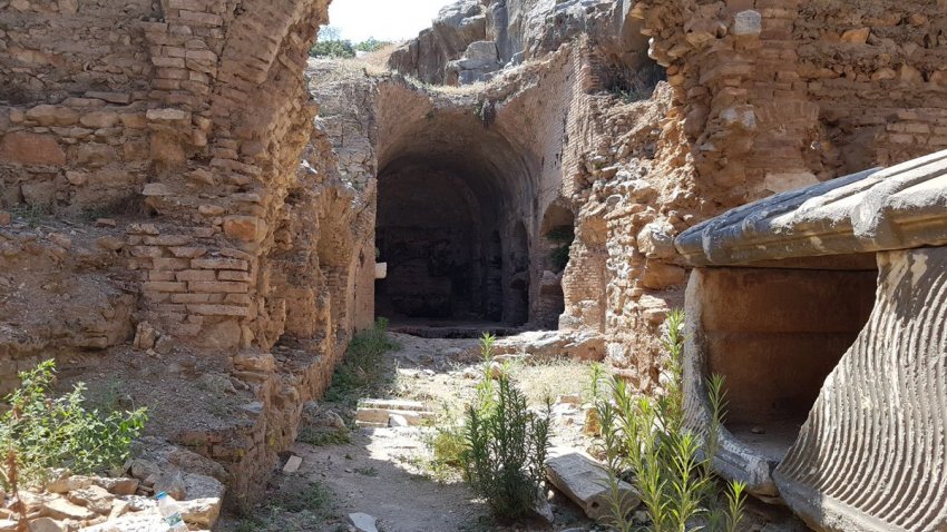 İzmir Yedi Uyuyanlar Mağarası