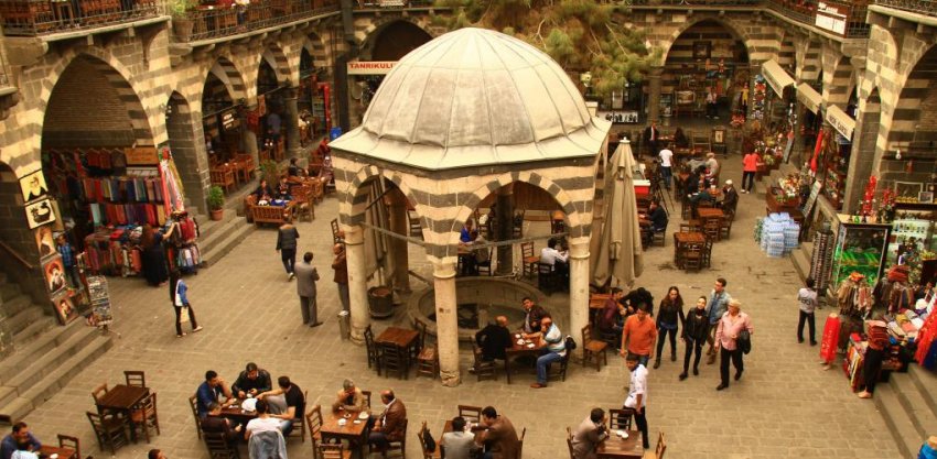 Diyarbakır Tarihi Hasan Paşa Hanı Diyarbakır Tarihi Hasan Paşa Hanı