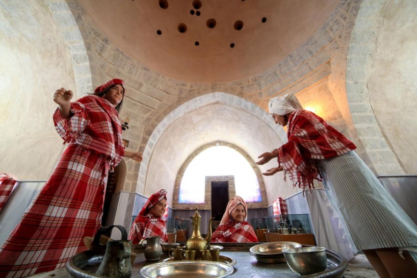 Tarihi Tahtalı Hamam