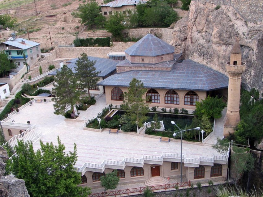 Somuncu Baba Camii Ve Türbesi