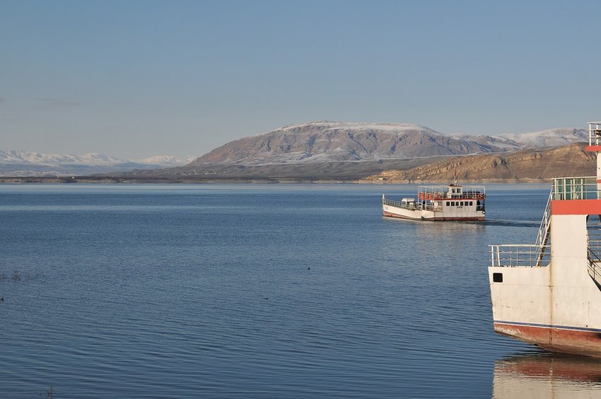 Karakaya Baraj Gölü