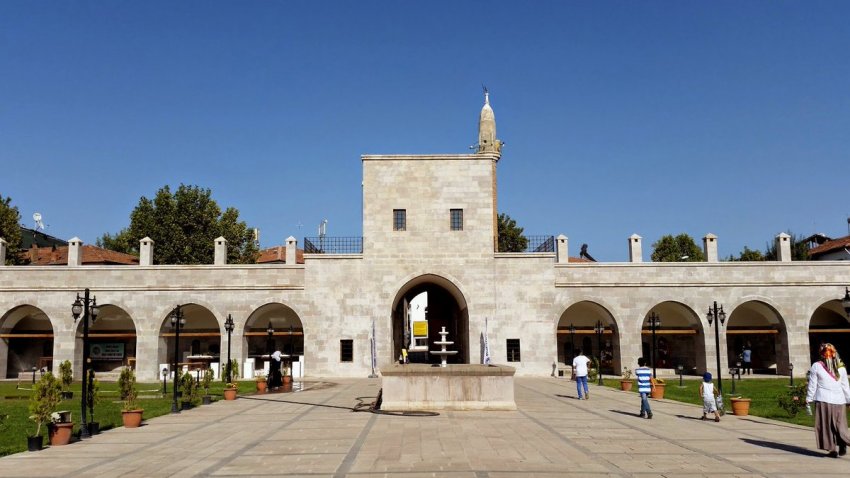 Silahtar Mustafa Paşa Kervansarayı