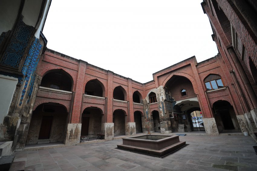 Konya Sırçalı Medrese