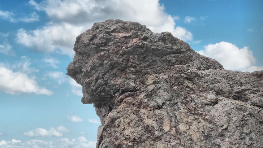 Ağlayan Kaya Niobe Ağlayan Kaya Niobe